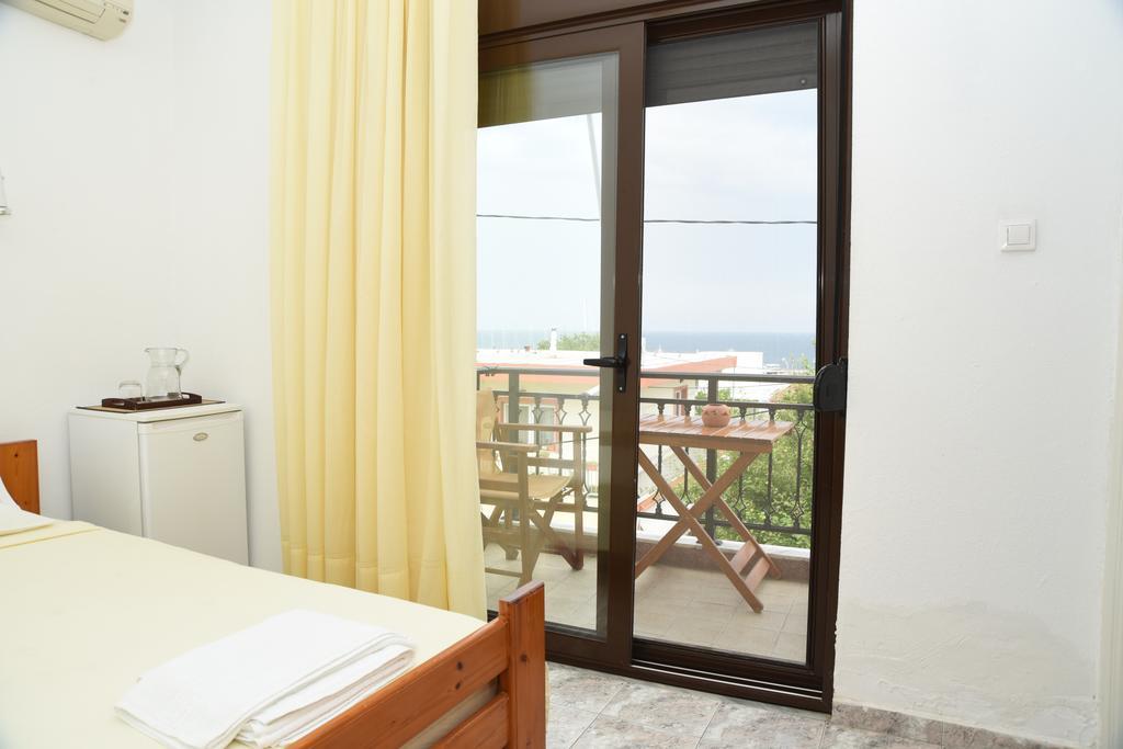 Anestis Chatzimihail Rooms Kamariotissa ภายนอก รูปภาพ