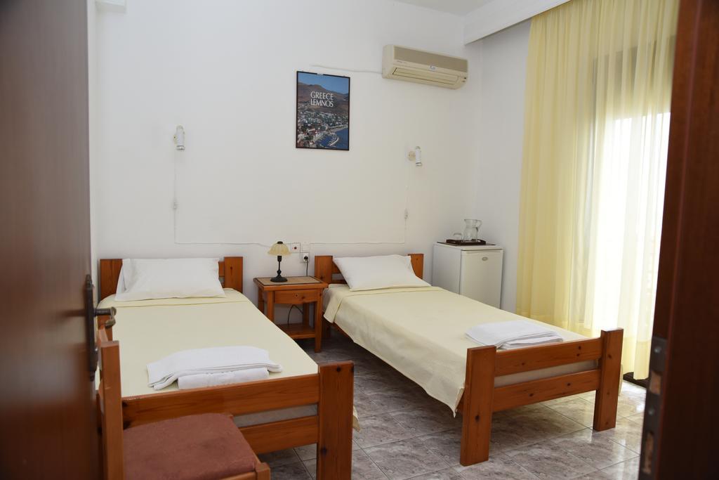 Anestis Chatzimihail Rooms Kamariotissa ภายนอก รูปภาพ